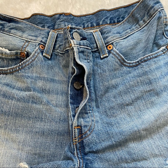 Levi’s 501 Button Fly Shorts Sz 28 - Picture 6 of 12